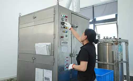  Machine de d&eacute;coupe &agrave; froid 