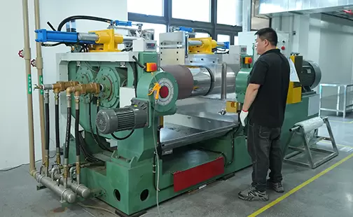  Atelier de m&eacute;lange de caoutchouc 