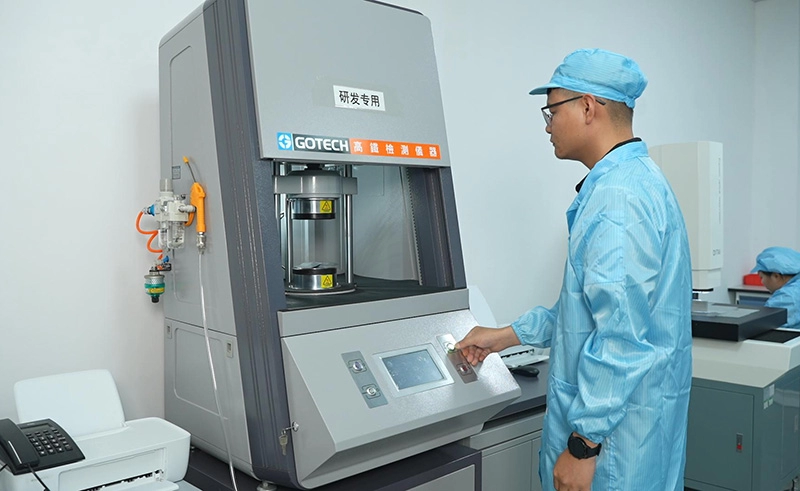  Essais de mat&eacute;riaux en laboratoire